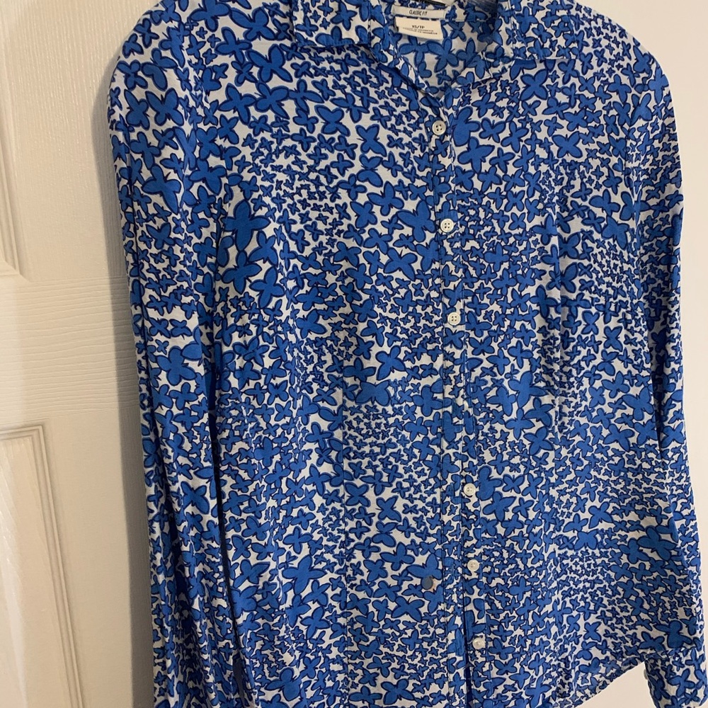 Women’s butterfly button down shirt size XS/TP
